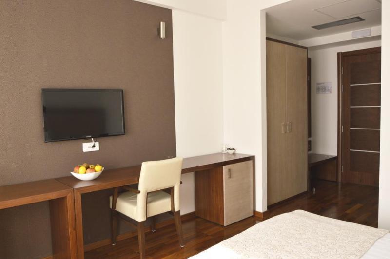 City5 Rooms & Suites By Lsa Скопье Экстерьер фото